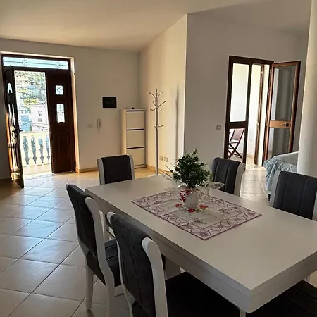 Casa Mimoza * Дуррес